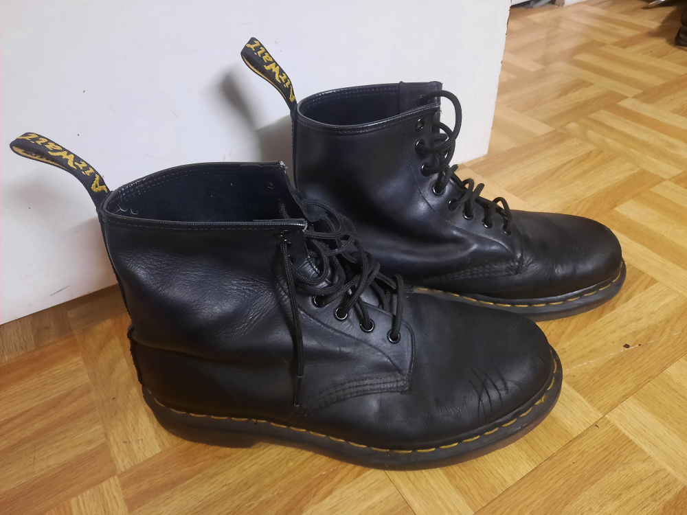 Dr martens 1460 men's boots, size 9us / 8 uk thumbnail