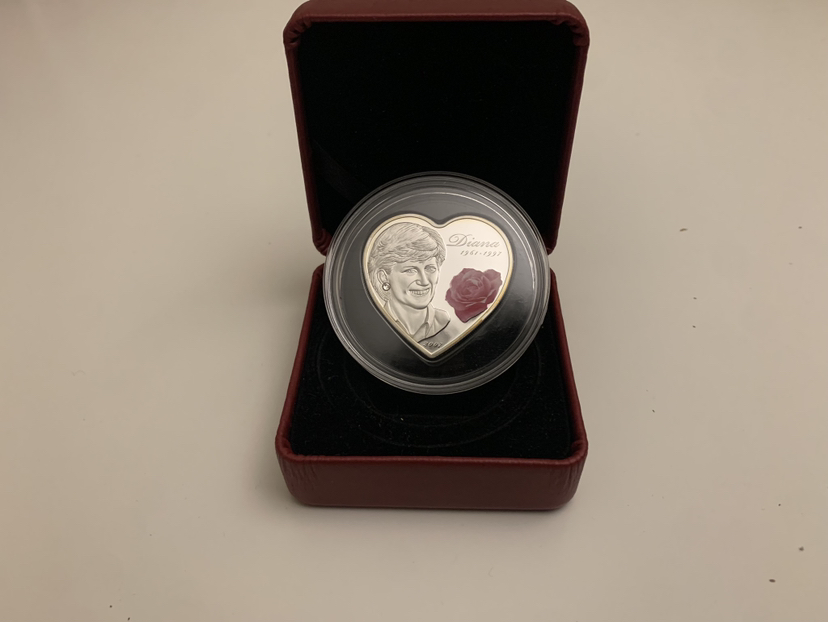 EXTREMELY RARE Princess Diana $5 Heart Coin
