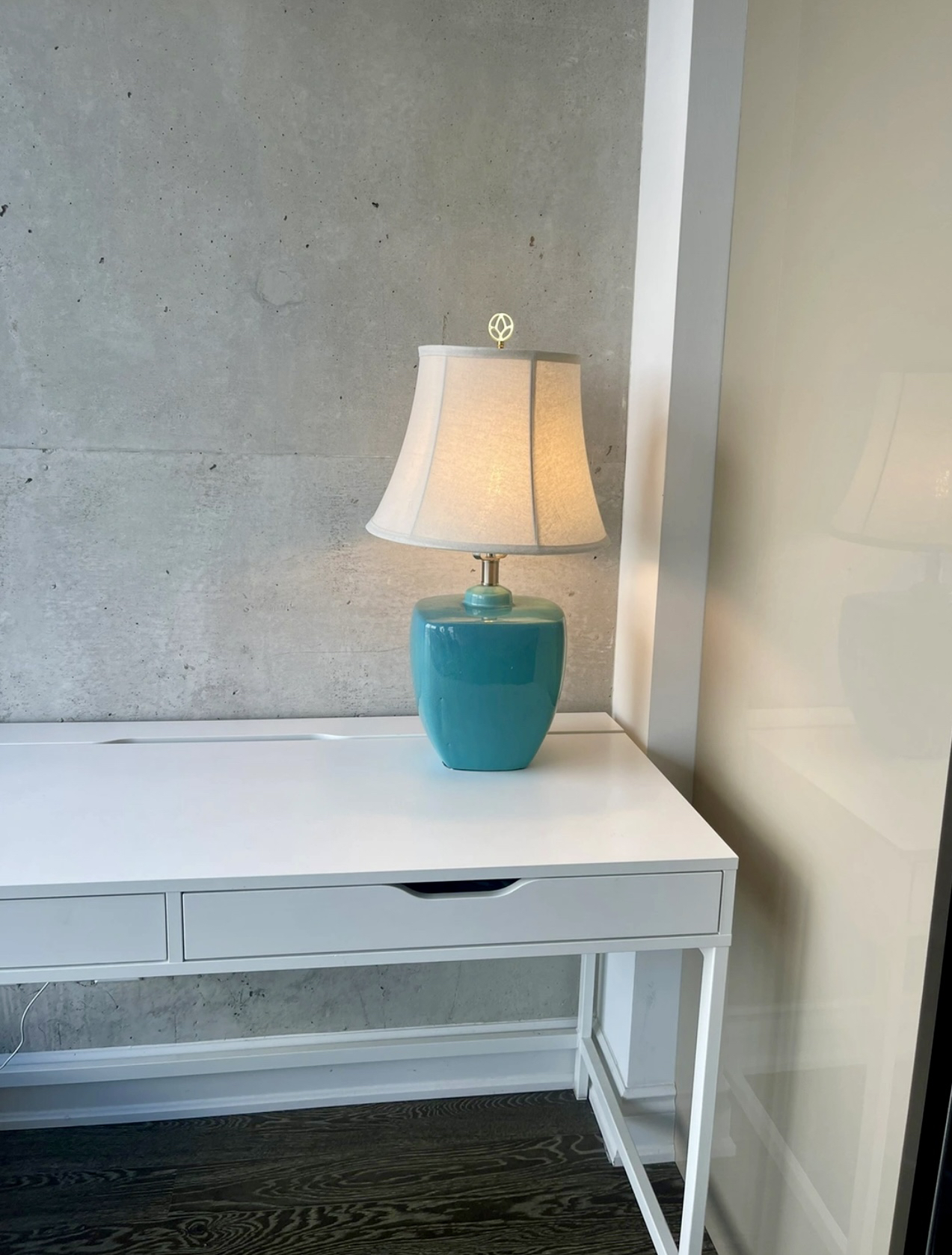 Table lamp