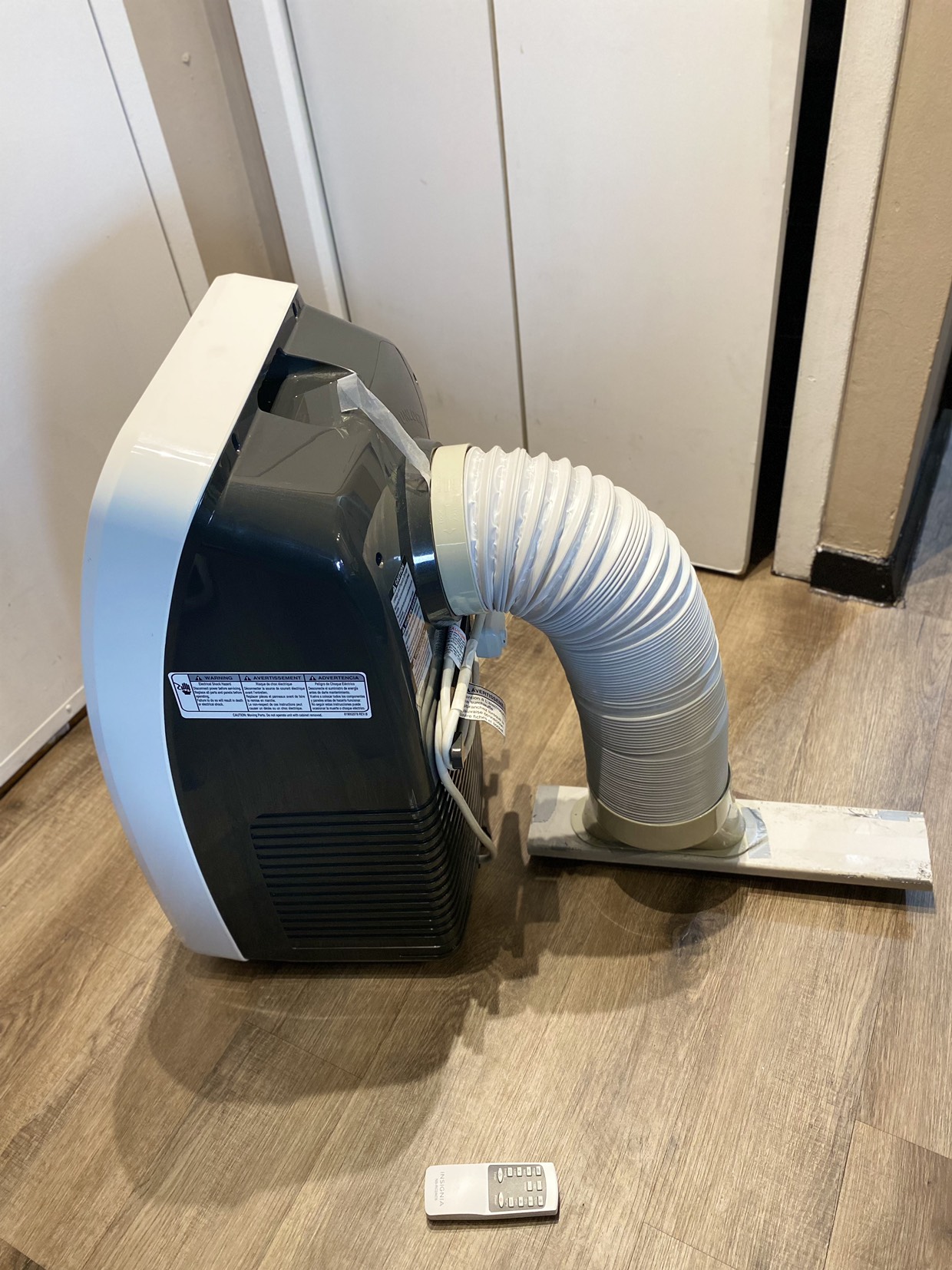 Insignia Portable Air Conditioner - 8000 BTU - photo 2