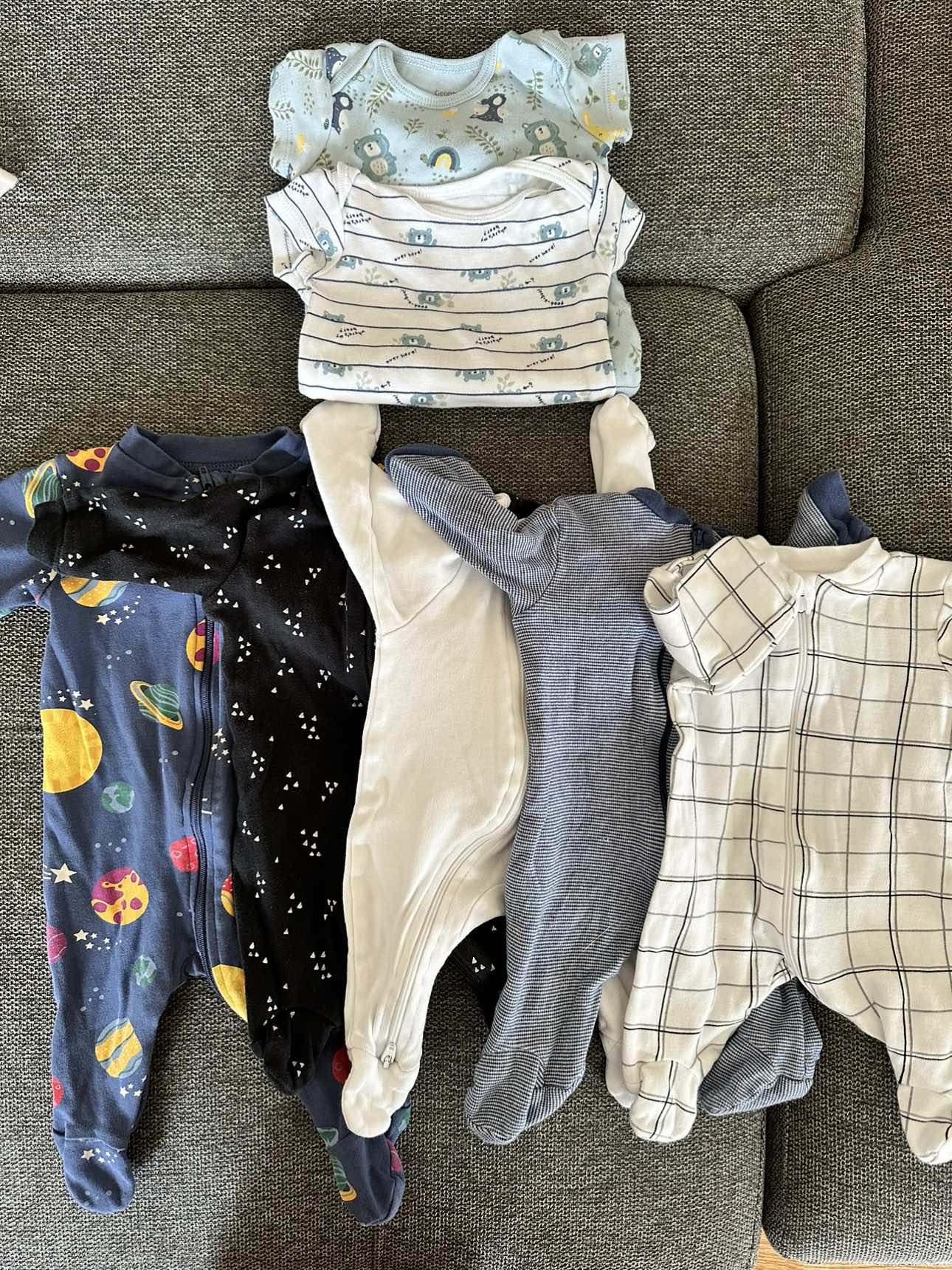 Newborn clothes - photo 2