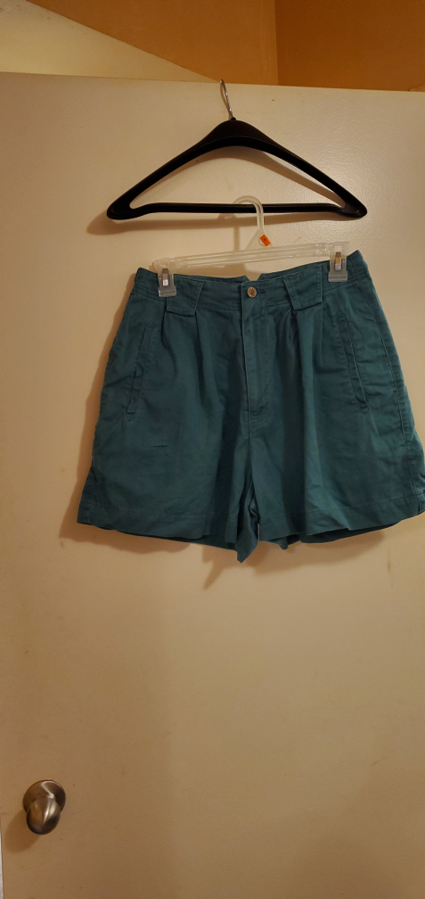 Women's 100% Cotton size 10 Shorts thumbnail