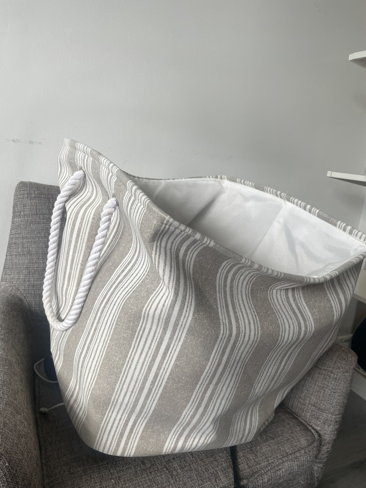 Laundry bin - photo 2