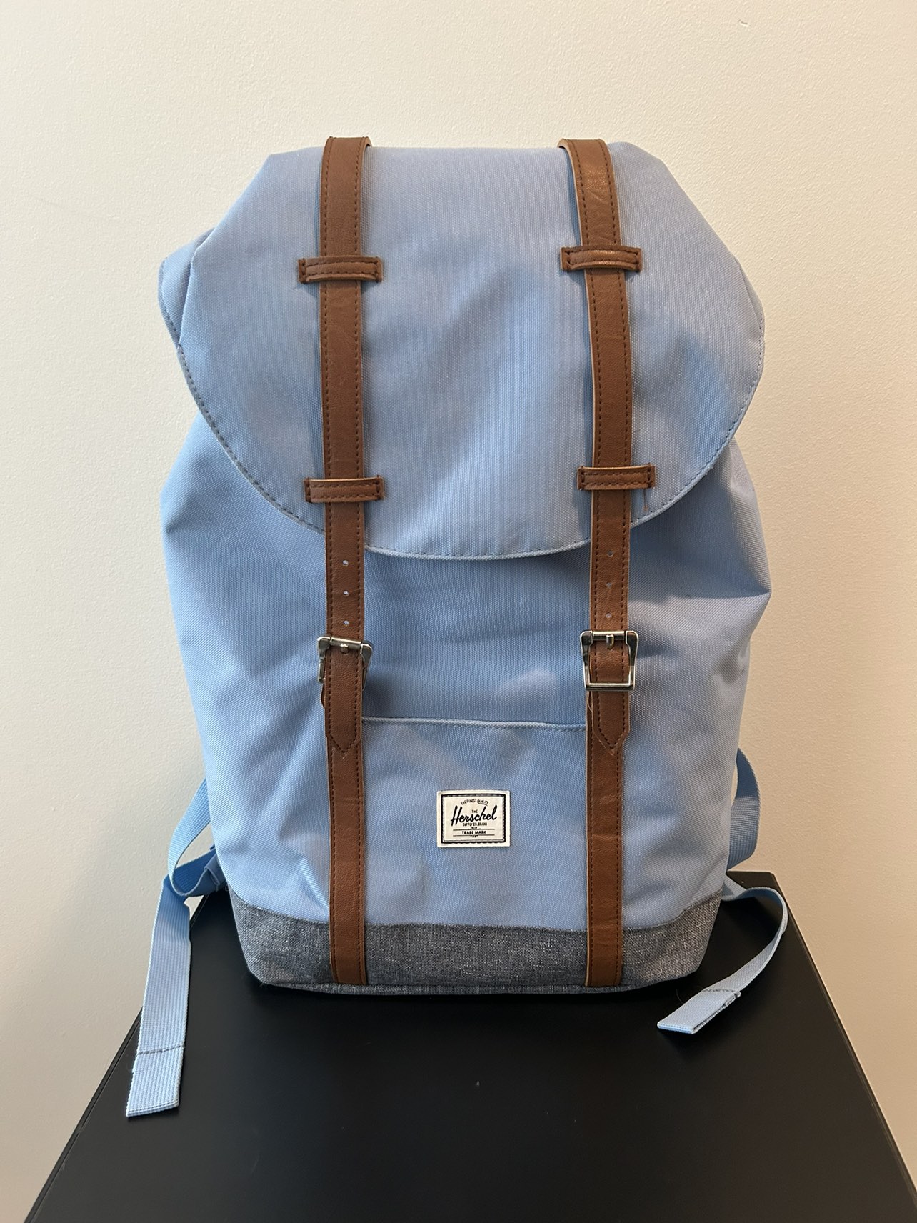 Herschel Retreat backpack thumbnail