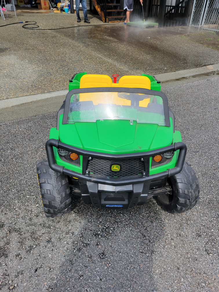 Kids Electric John Deere Tractor - photo 3
