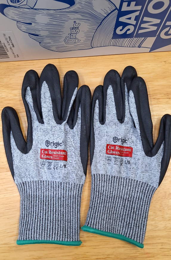 Brigic Level 5 Cut Resistant Gloves, Foam Nitrile Coating image indicator(4)