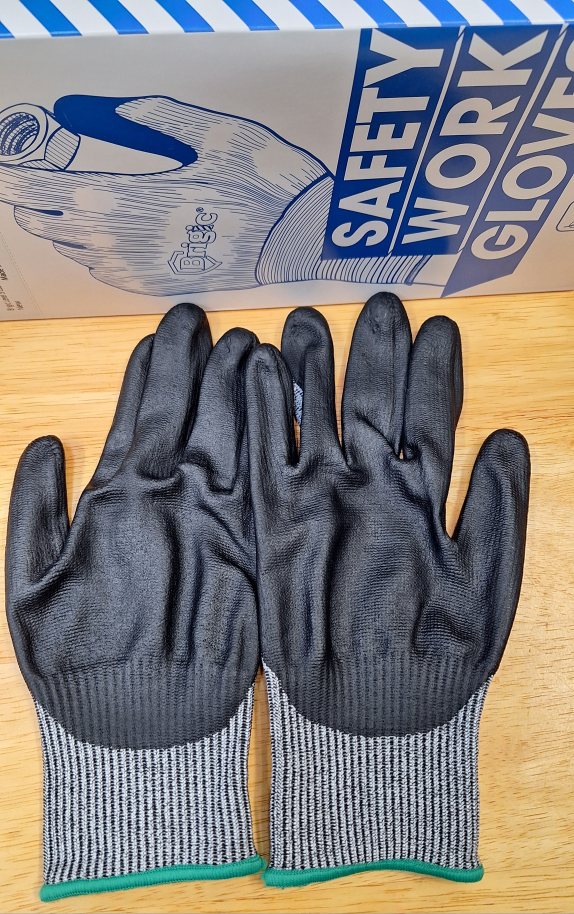 Brigic Level 5 Cut Resistant Gloves, Foam Nitrile Coating image indicator(8)