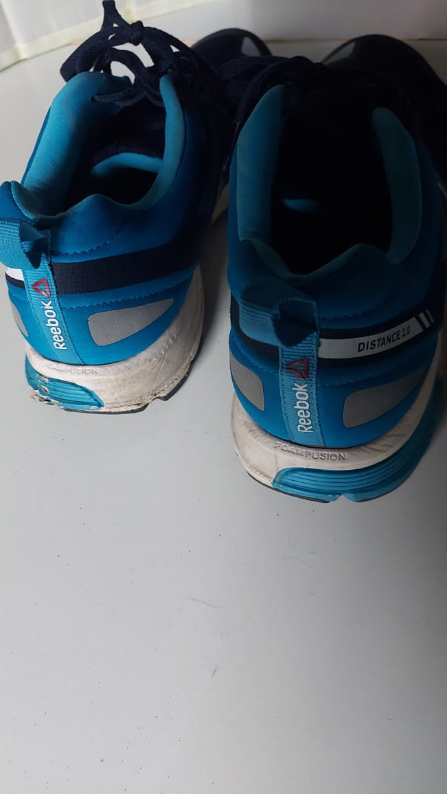 Reebok Distance 2.0 shoes Size 9.5 - Like NEW image indicator(4)