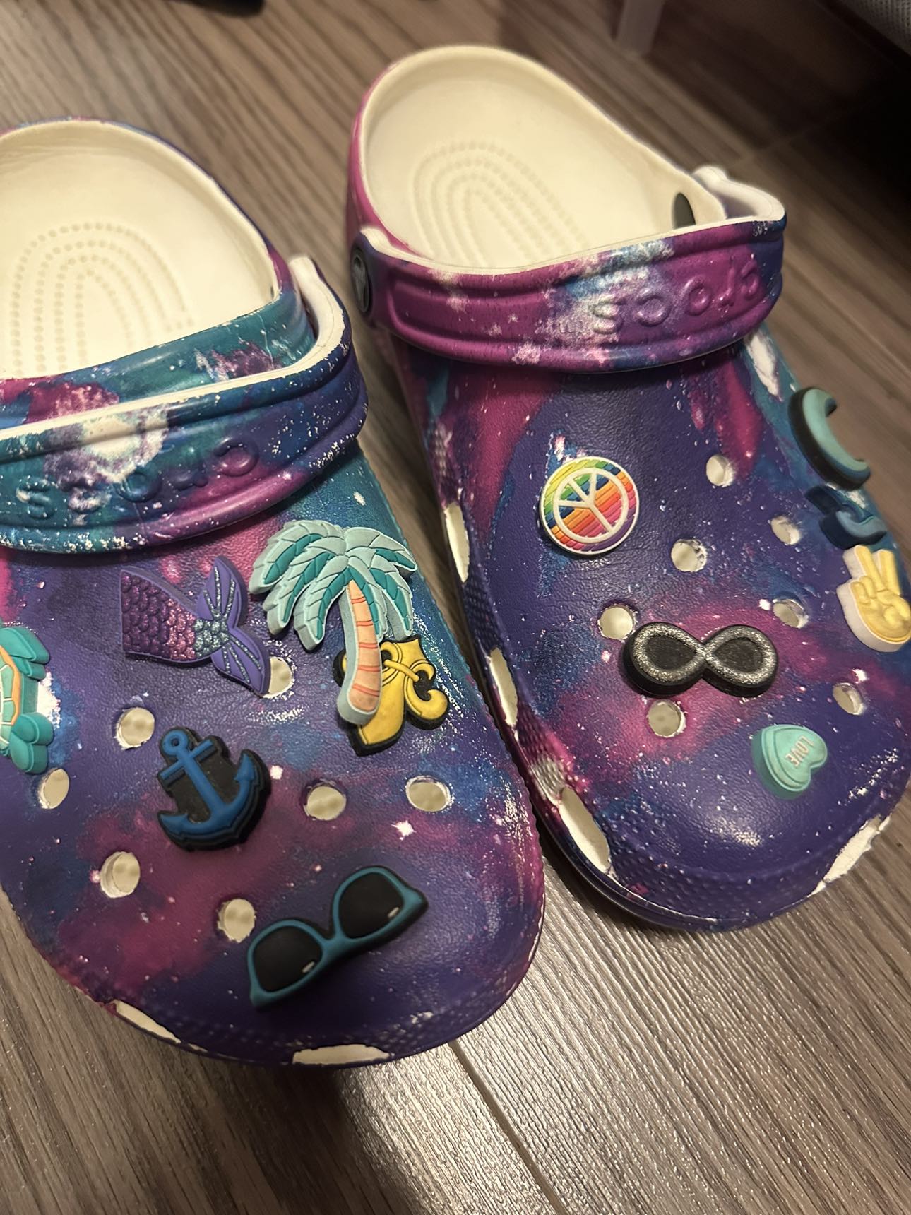 CROCS WITH CHARMS INCLUDED thumbnail