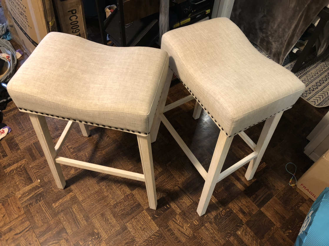Bar stool with cushion thumbnail