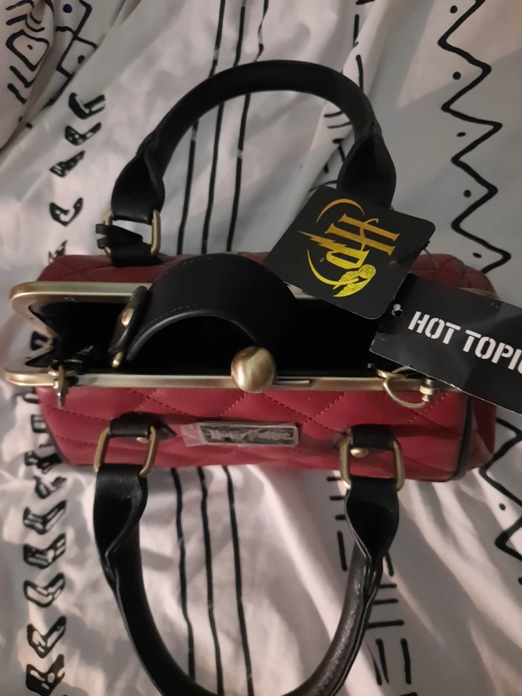 Authentic Harry Potter Collector Purse image indicator(5)