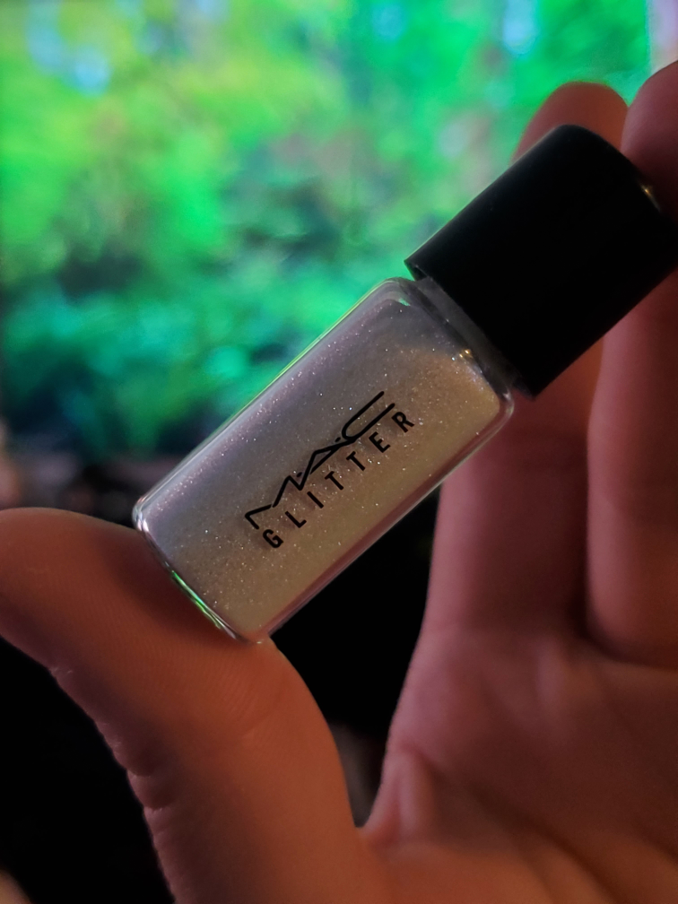 ✨️🎉 Major Spring Home Clearout⬇️ MAC Glitter thumbnail