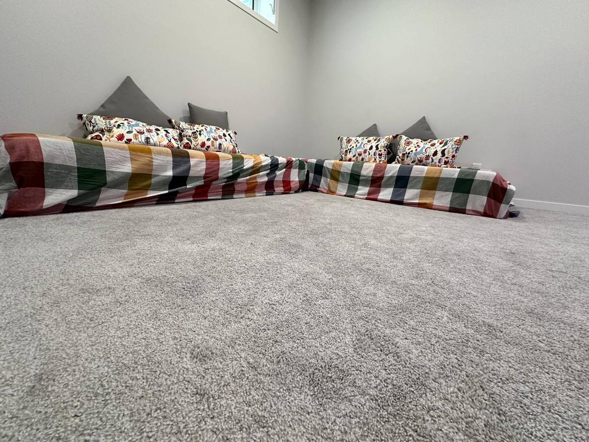 #freecycle king mattress,boxes,2 single mattress thumbnail