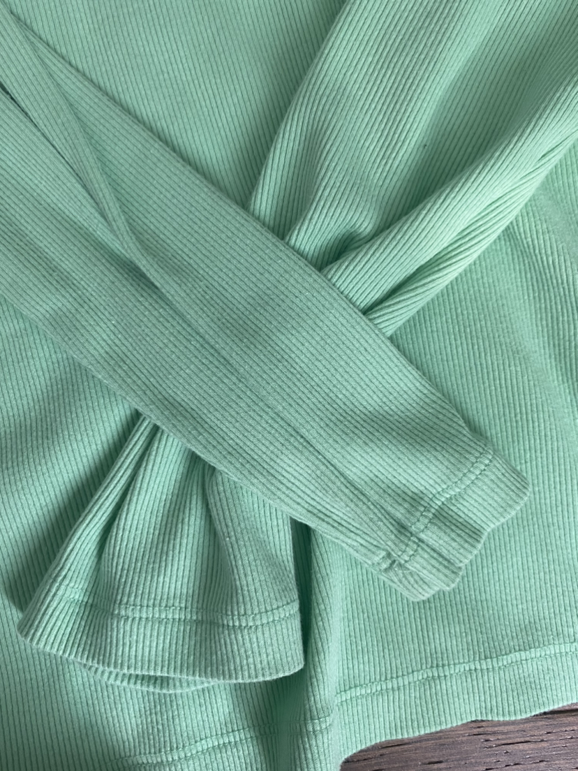 LIME GREEN GAP LONG SLEEVE SIZE MEDIUM image indicator(4)