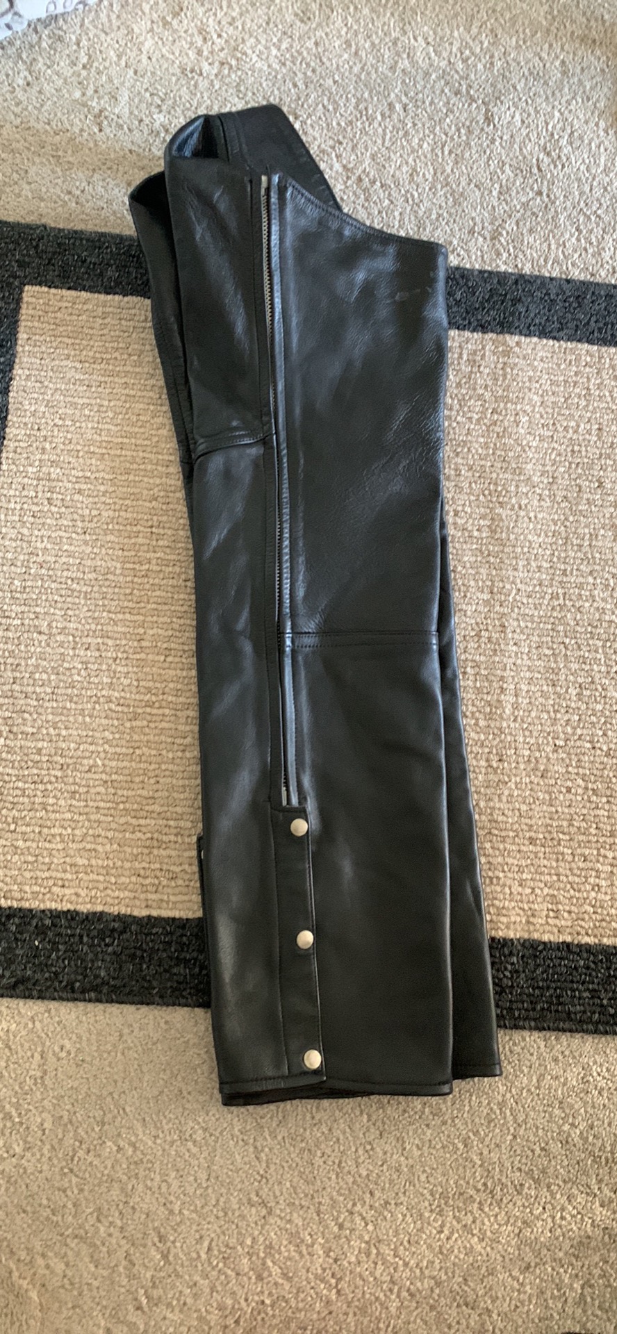 Woman’s chaps image indicator(3)