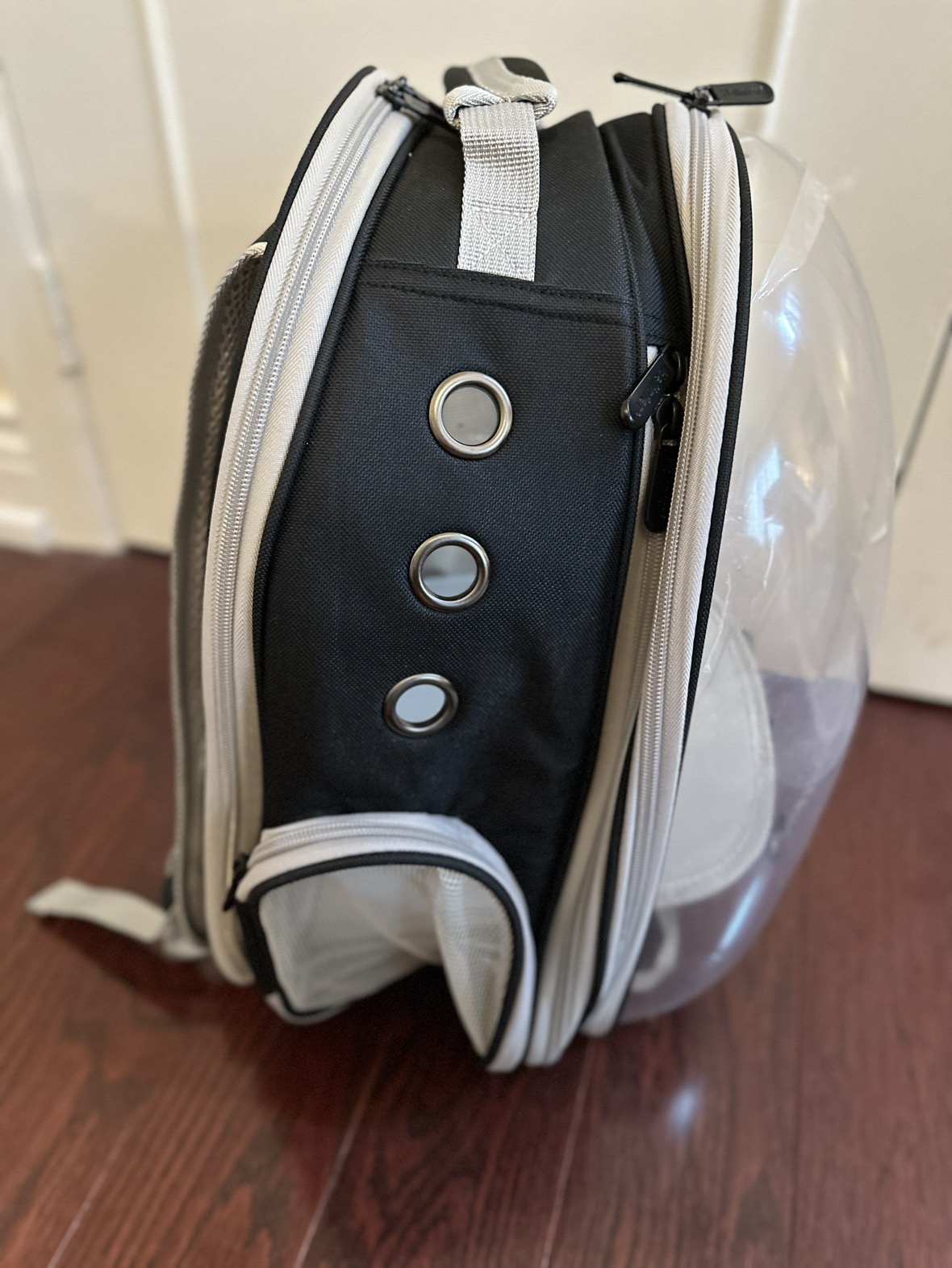Pet Carrier backpack- extendable image indicator(3)