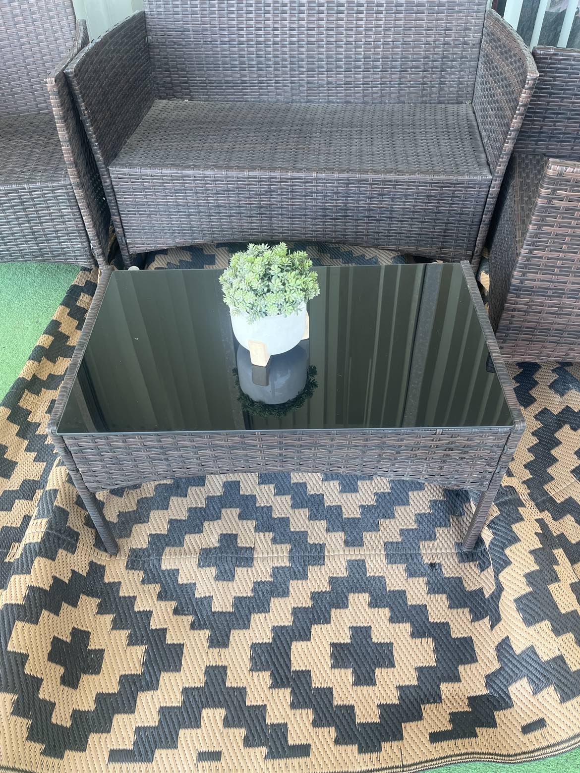 outdoor patio table