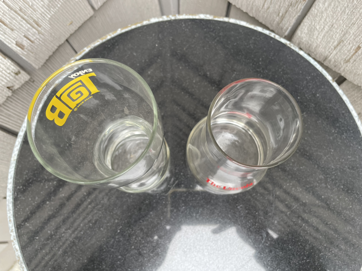 Vintage, soft drink, glasses, 7-Up tab, unique career design image indicator(2)