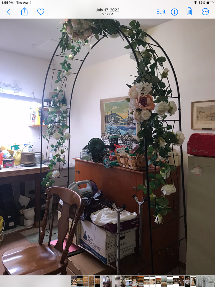 Vines with roses artificial