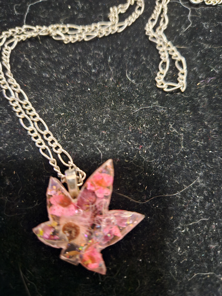 weed leaf necklace image indicator(2)