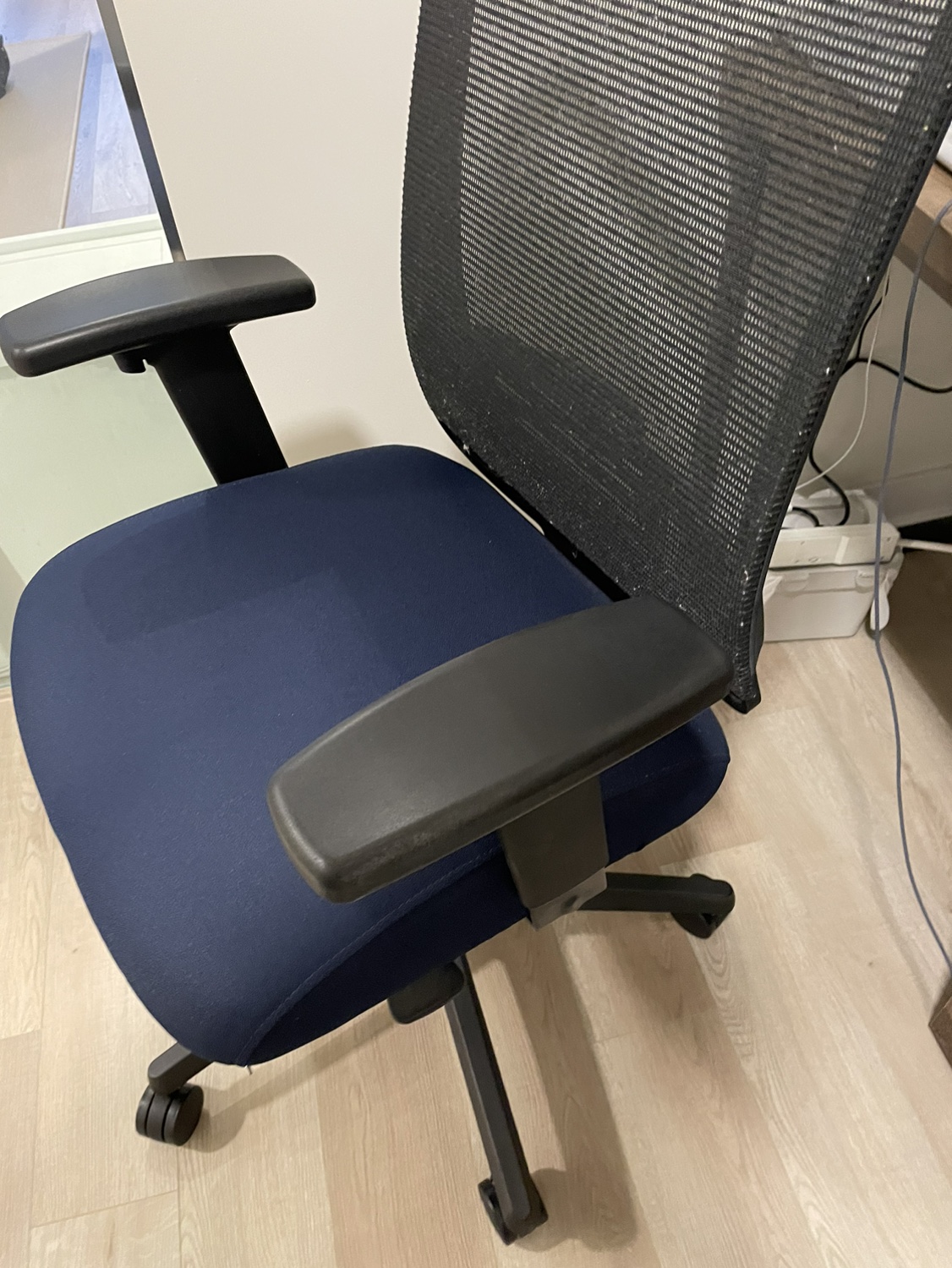 HON ergonomic chair - photo 5