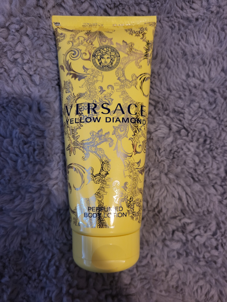 Versace Yellow Diamond Body Lotion 200 ml image indicator(2)