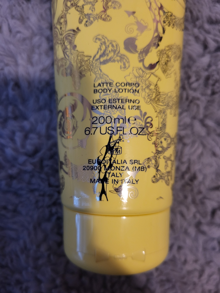 Versace Yellow Diamond Body Lotion 200 ml image indicator(3)