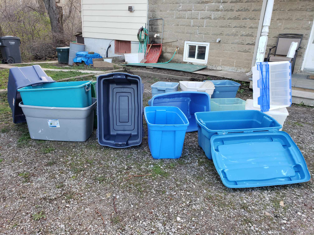 Rubbermaid Storage - photo 2