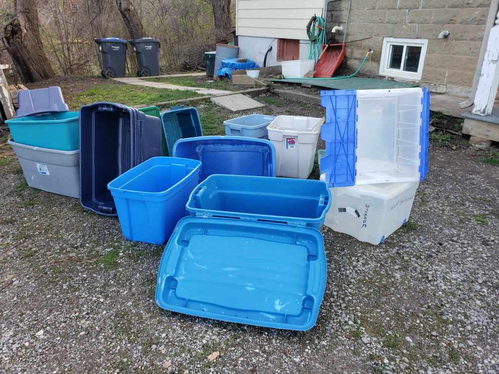 Rubbermaid Storage - photo 3