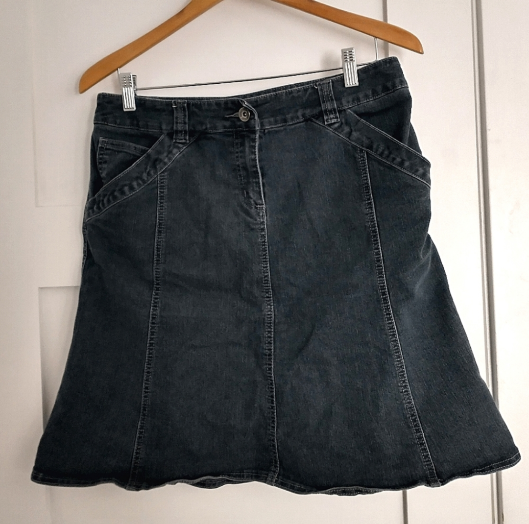 Jean Skirt Knee-length Five Pockets Size 10 🥕 thumbnail