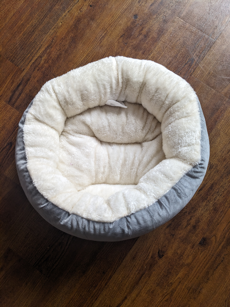 Round Donut Cat/ Dog bed