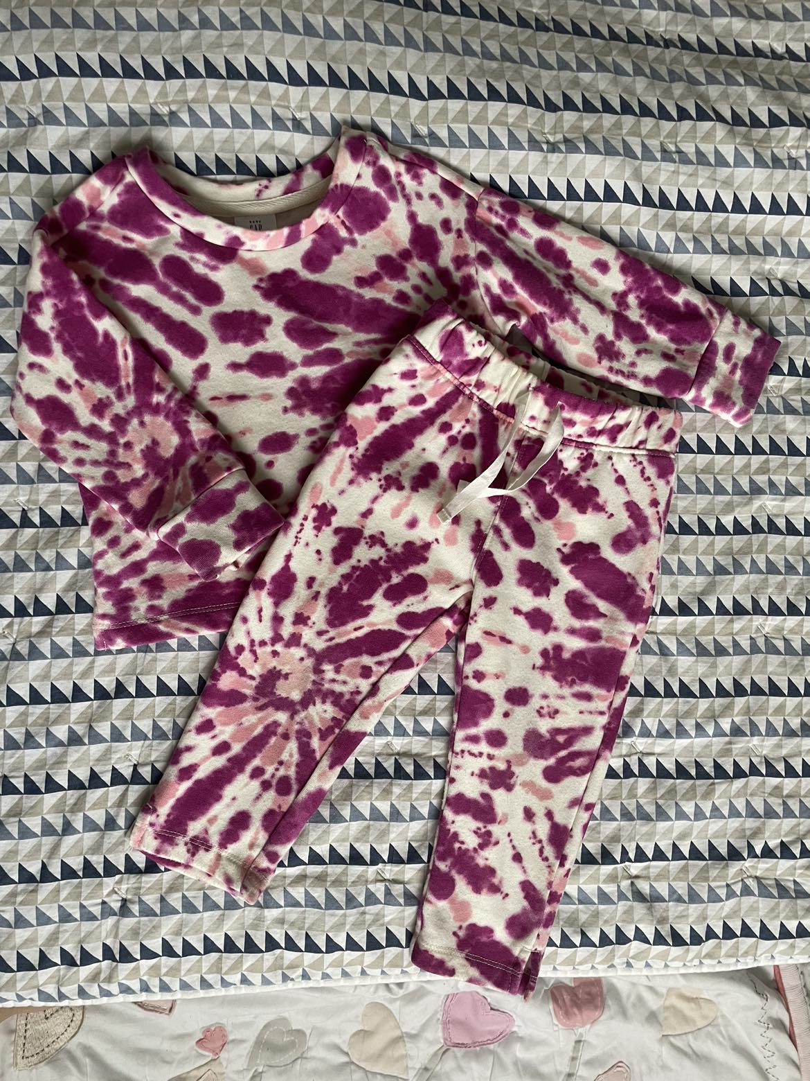 Baby gap set, 2T thumbnail