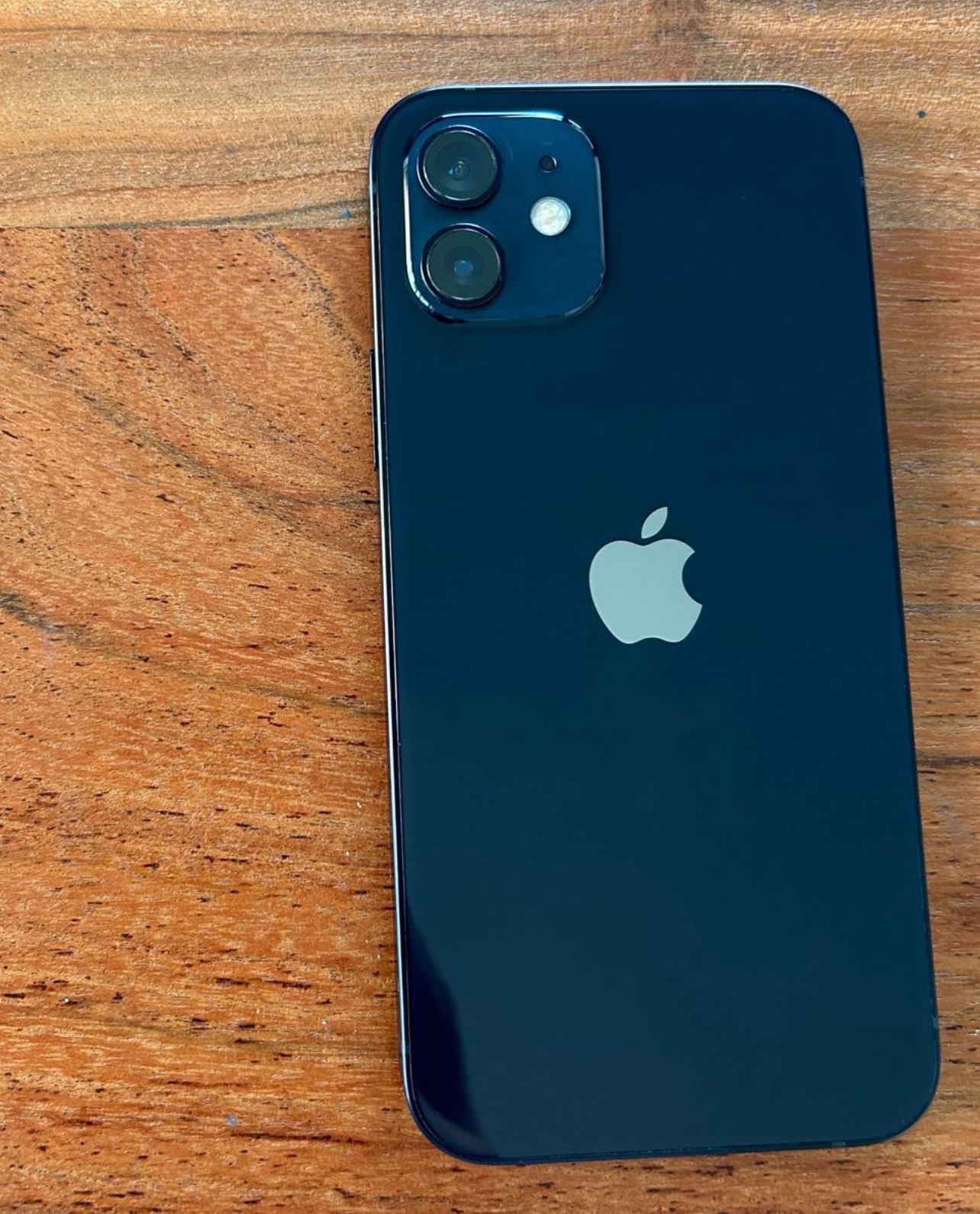 iPhone 12 - 64GB (unlocked) thumbnail