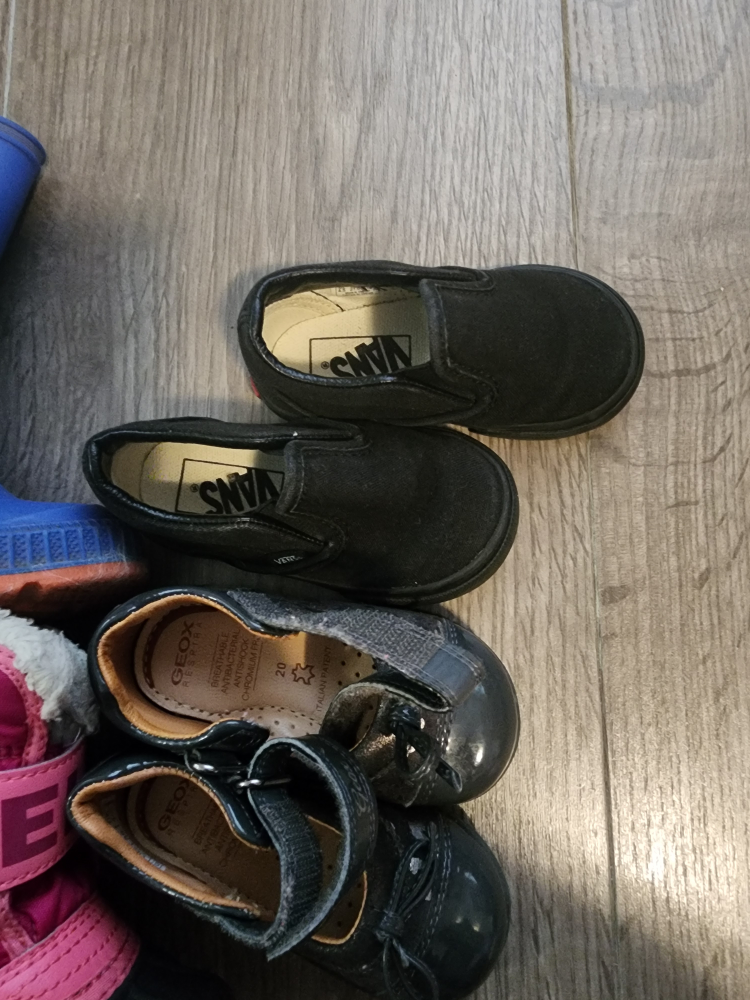 Baby snow and rain boots all for $5 - photo 2