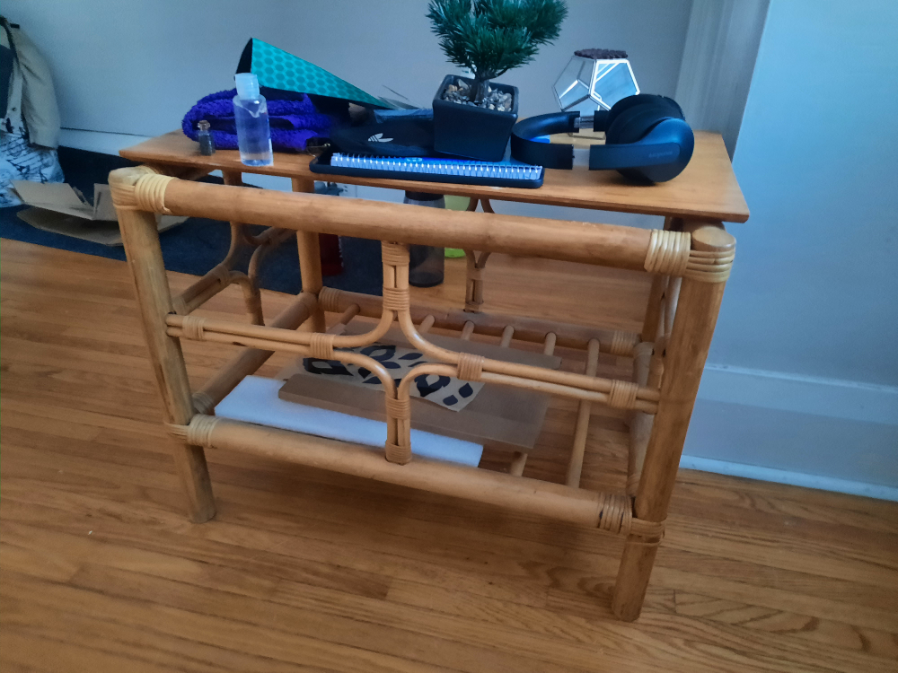 Table stands with free items in description and image 3 and 4 - photo 3