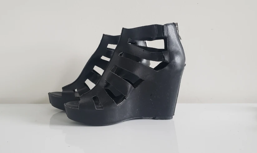 BCBG Black Leather Strappy Cage Wedge Heel Sandal - Sz.7 image indicator(2)
