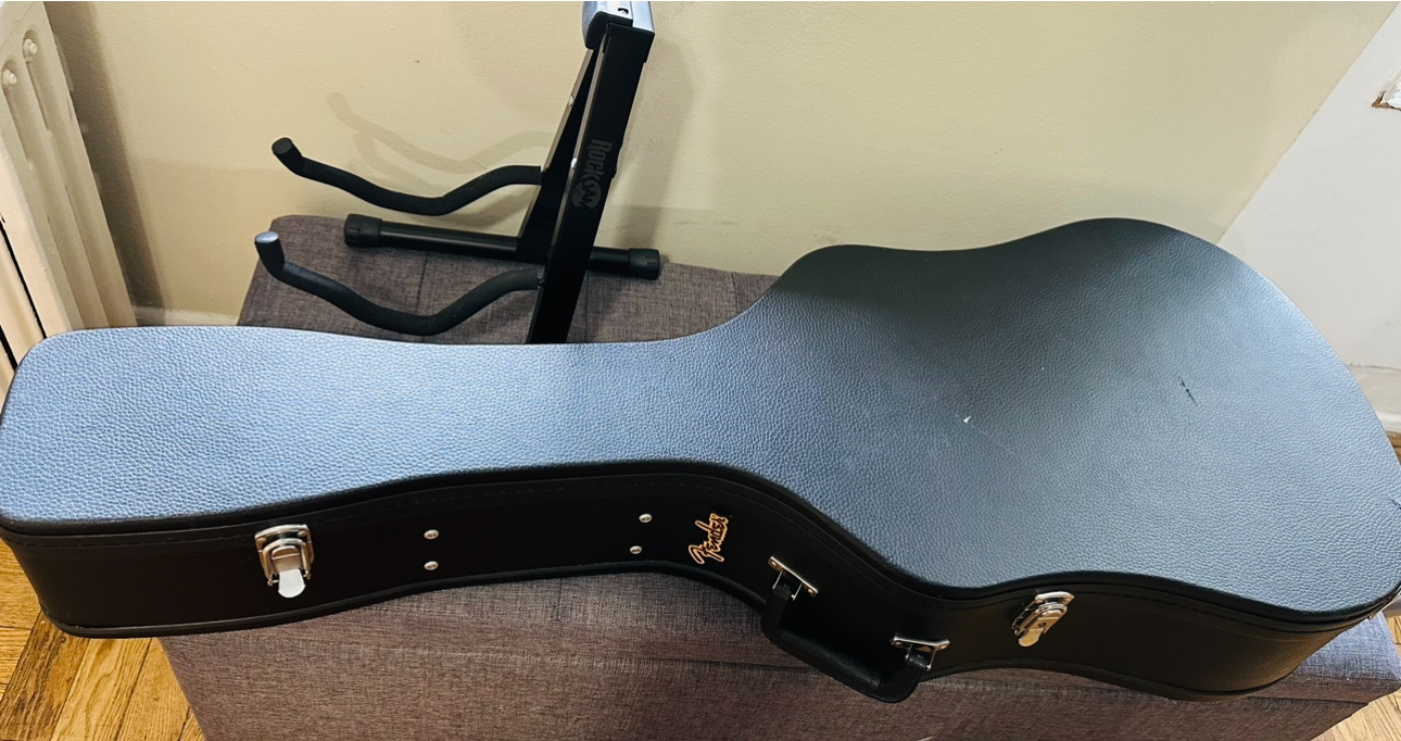 Guitar hard case like new