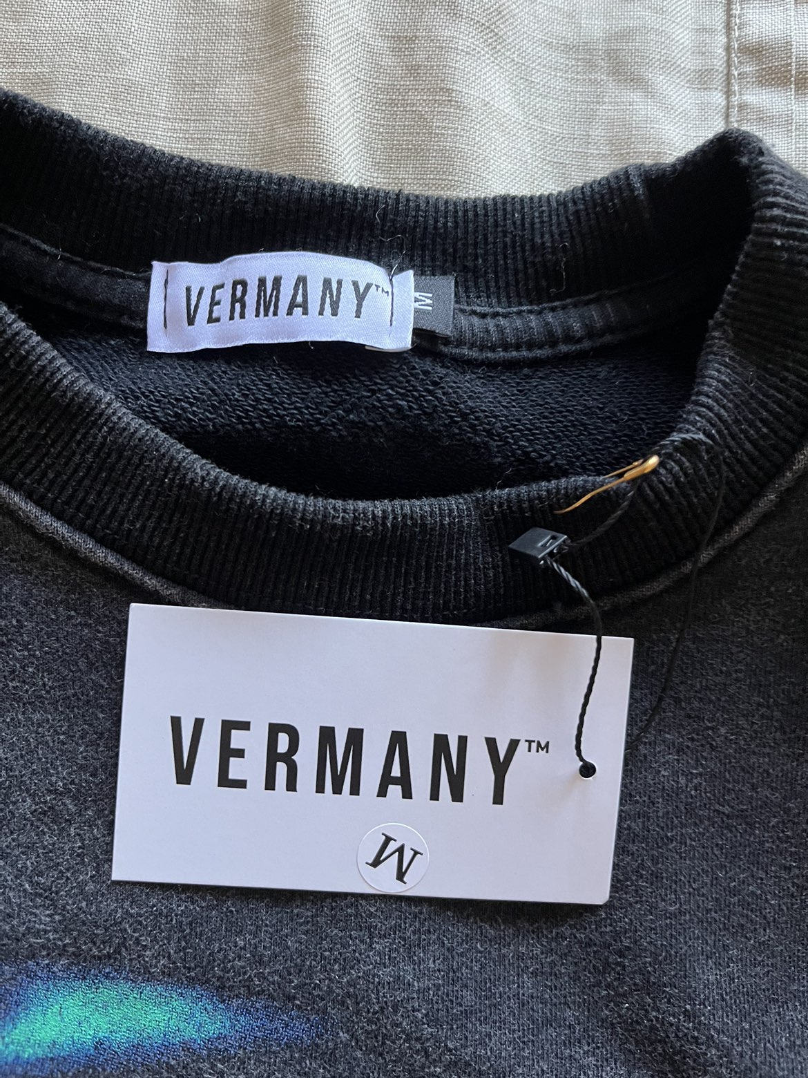 VERMANY Long Sleeve Pull Over (Size M) NEW image indicator(2)