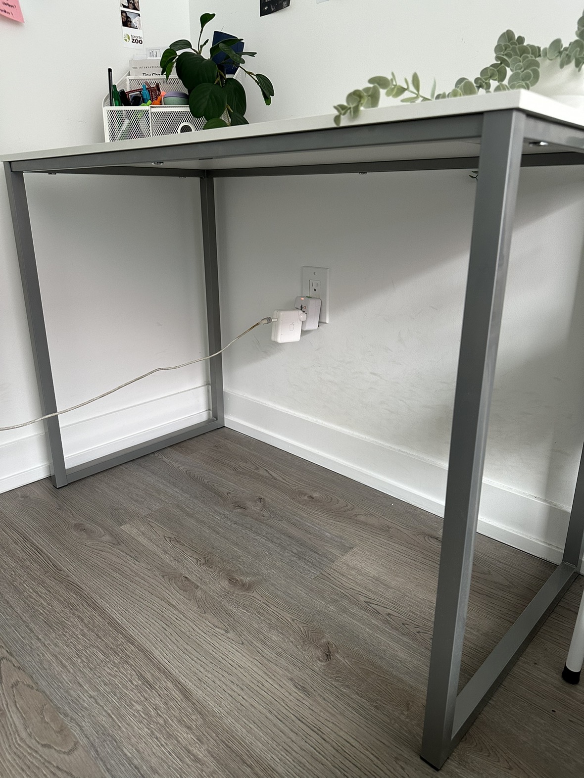 Study table in a very good condition! - photo 3