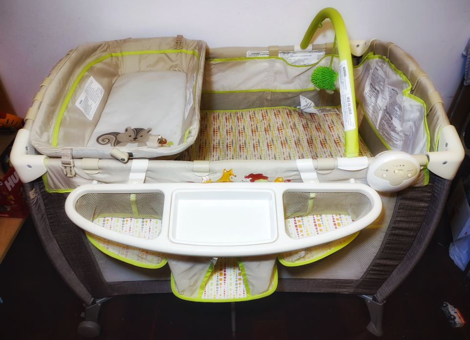 Baby playpen and bassinet + Mattress included image indicator(2)