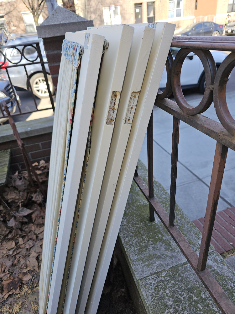 4 Wooden Doors with Wire Inserts image indicator(6)