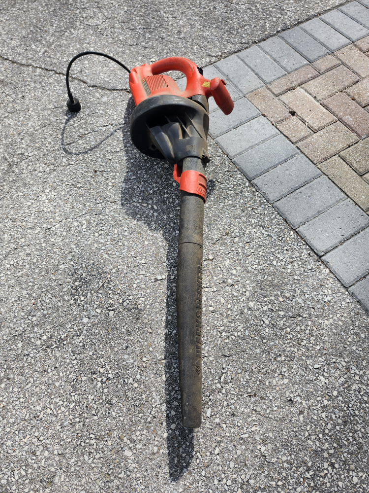Black & Decker Leaf Blower thumbnail