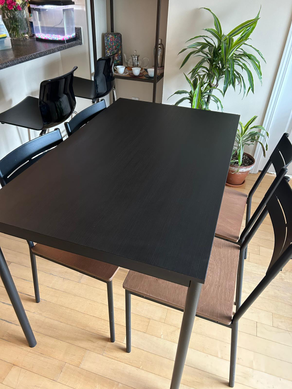 Dinner table and 4 chairs thumbnail