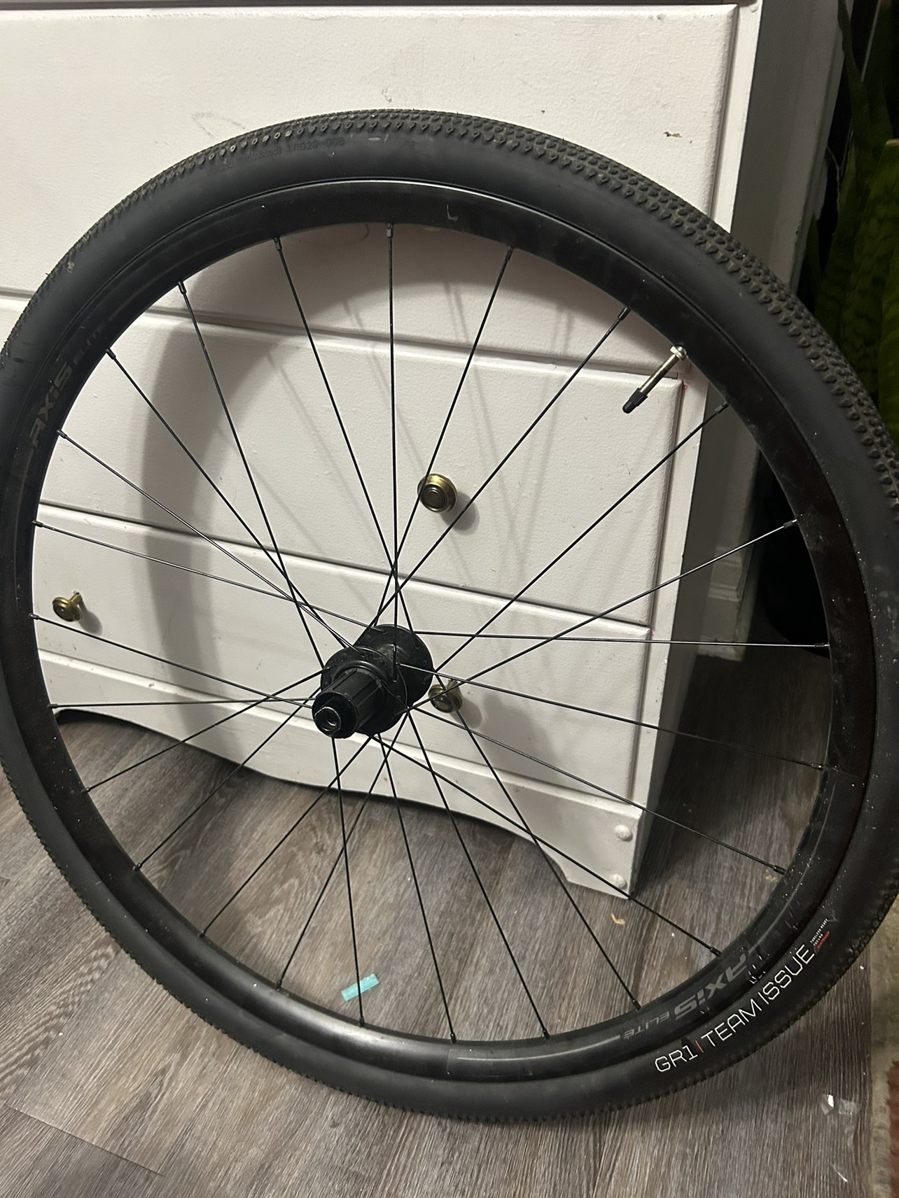 Gravel bike wheelset - photo 2