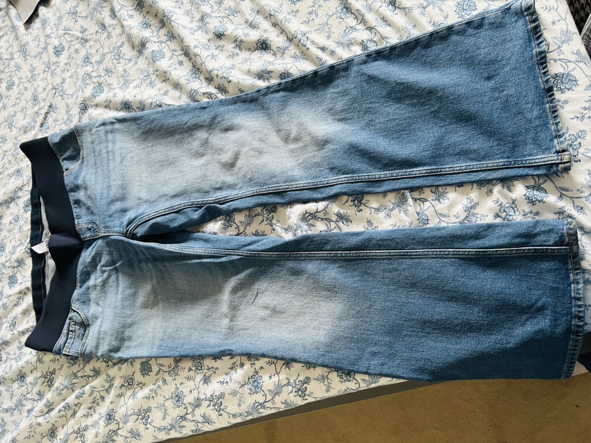 Maternity jeans wit flare