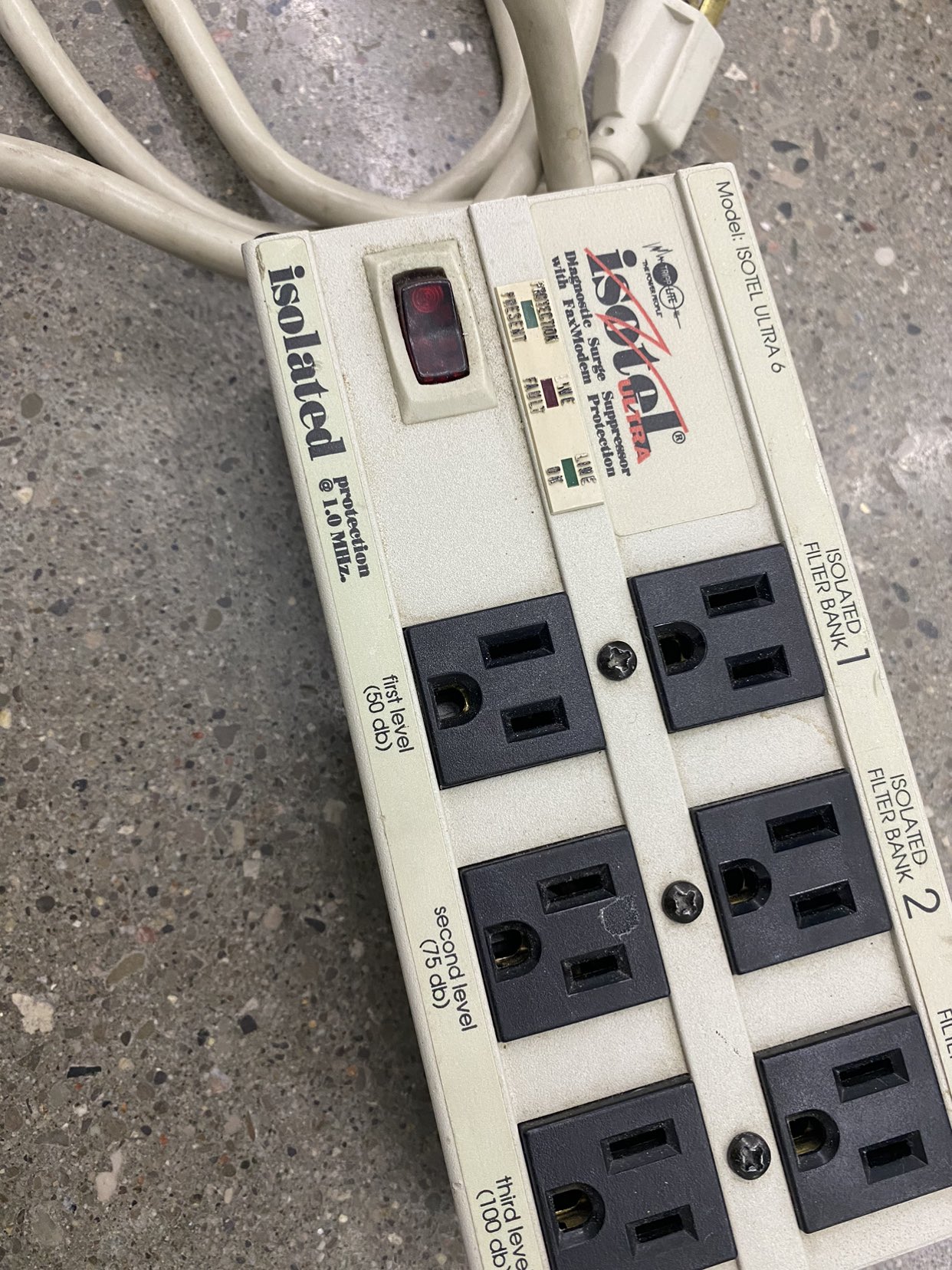 Tripp-Lite ISOBAR Ultra 6 Diagnostic Surge Protector