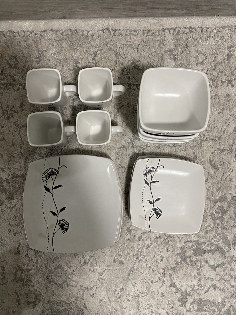 Dinnerware set 16 pieces