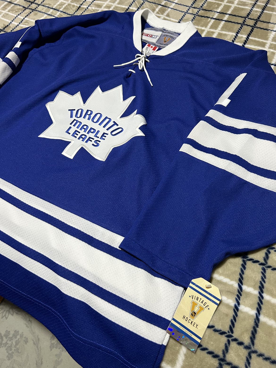 Toronto Maple leafs  CCM Hockey Jersey, vintage hockey. image indicator(4)