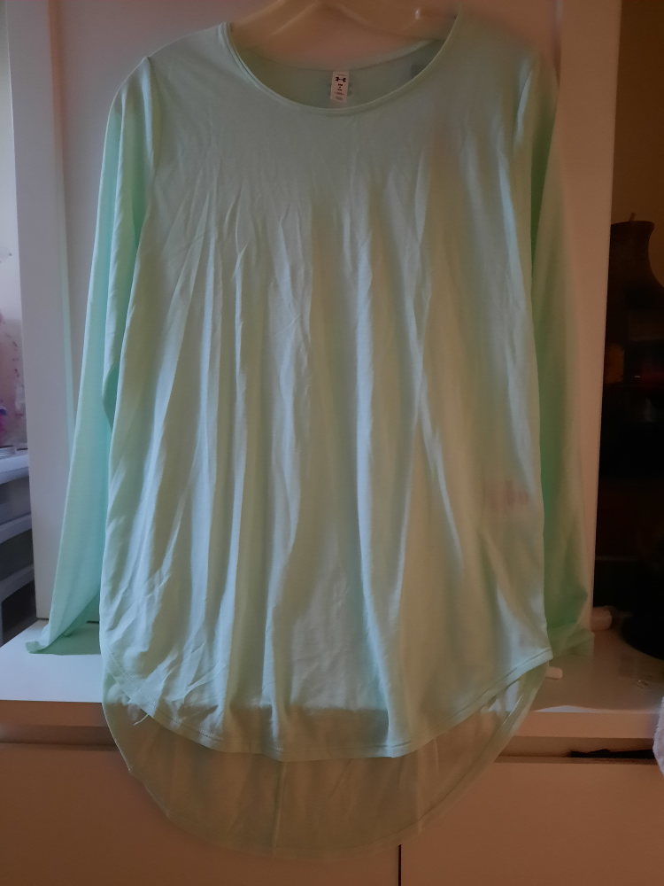 ladies UNDER ARMOUR mint green top size Small - photo 2