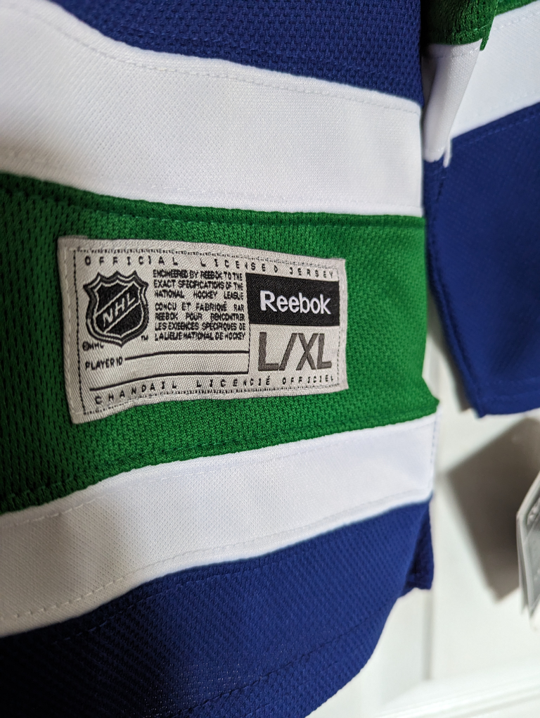 Rbk Vancouver Canucks 
NHL Hockey Jersey 
Youth X/XL image indicator(6)